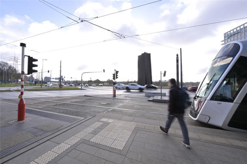 Freie Bahn für die Tram – nicht immer ist das am Kreisverkehr auf Kirchberg der Fall
