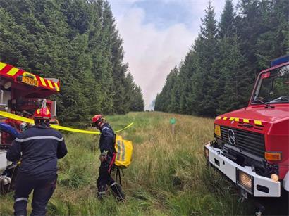 Freiwillige der Luxemburger Feuerwehr sind seit Samstagnachmittag im Einsatz im belgischen Hohen Venn