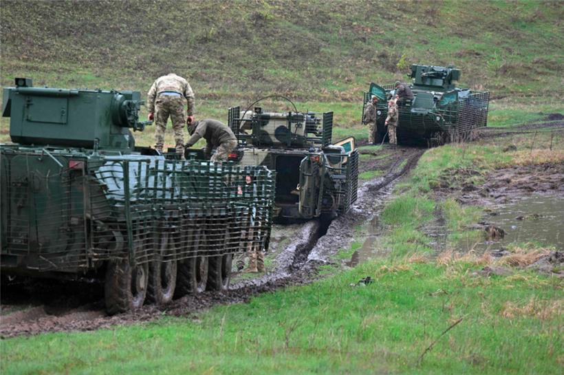 Freiwillige der ukrainischen Nationalgarde bei einem Manöver: Das russische Vorhaben einer „Entmilitarisierung“ der Ukraine ist illusorisch
