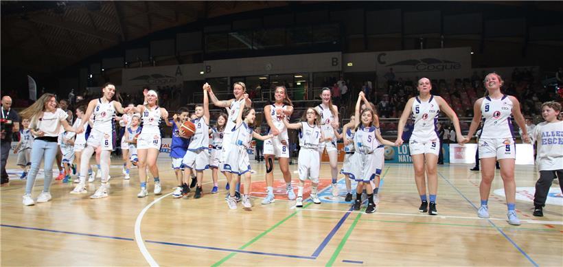 Freude bei den Escherinnen, die sich einen solchen klaren Ausgang nicht erwartet hatten

