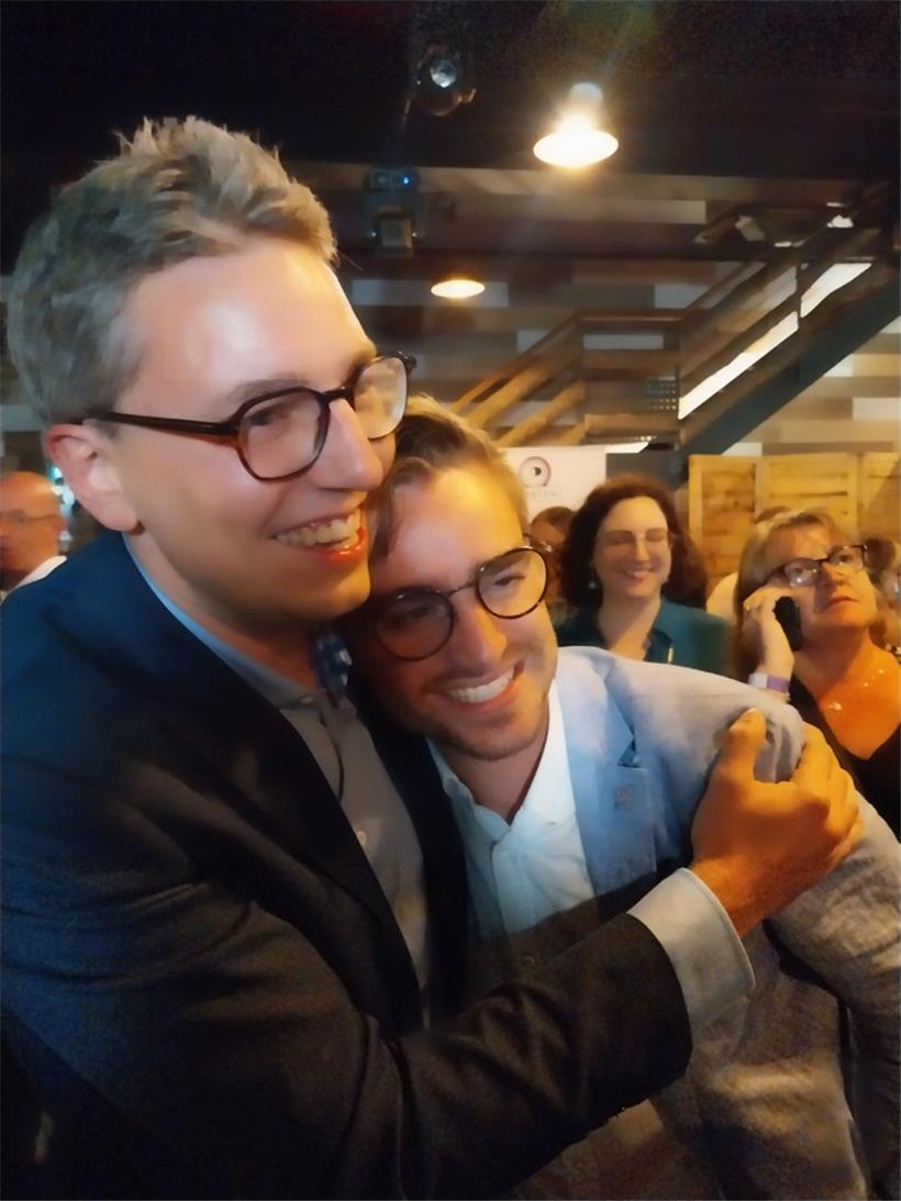 Freude über den Sitz im Norden: Sven Clement und Ben Polidori
