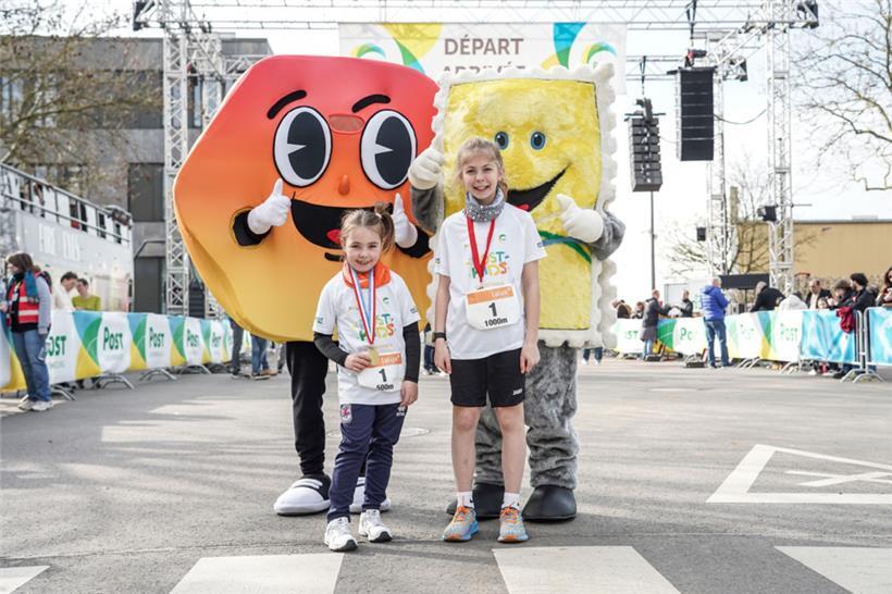 Freude über die Teilnehmermedaille gab es bei rund 600 Kindern, die bei den beid...