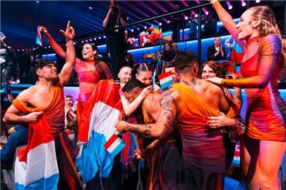 Freudenausbruch nach der Ergebnisverkündung
