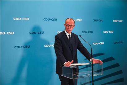 Friedrich Merz, CDU-Bundesvorsitzender und Fraktionsvorsitzender der CDU/CSU-Fraktion im Bundestag, gibt ein Statement zu dem tödlichen Angriff in einem Park in Aschaffenburg
