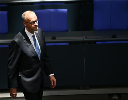 Friedrich Merz (CDU) kommt zur Wahl des Kanzlers im Bundestag an
