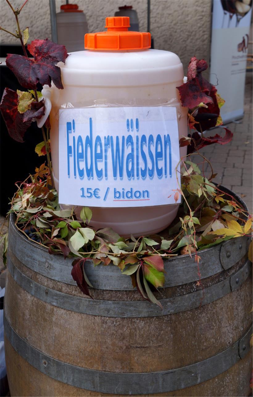 Frisch gezapft: der Federweiße aus der aktuellen Traubenlese