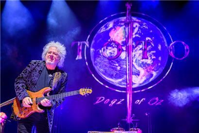 Frontmann Steve Lukather
