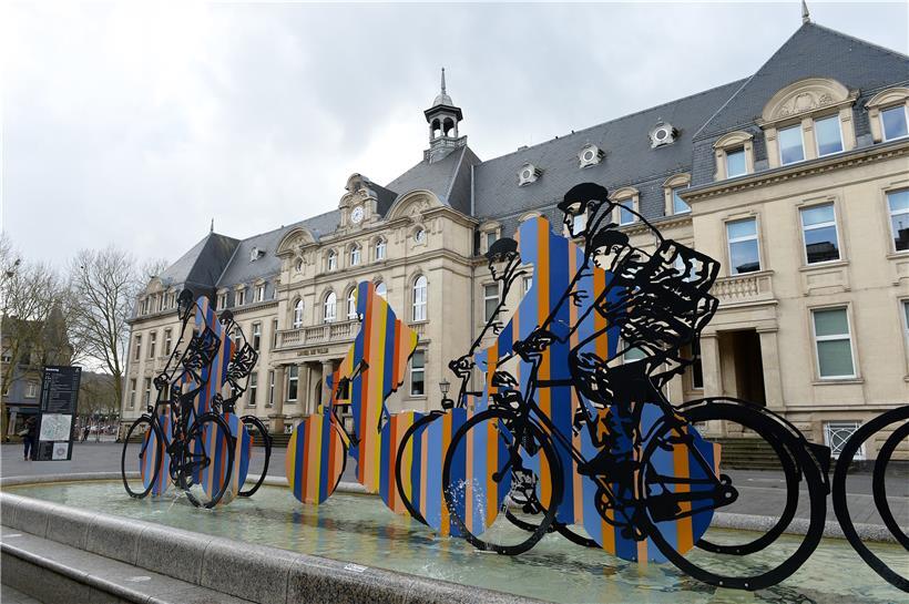 Früher fuhren viele Schmelzarbeiter mit dem Fahrrad zur Schicht. Ob der Drahtesel in Zukunft wieder das Stadtbild bestimmen soll, werden die Ergebnisse der Befragung zeigen.
