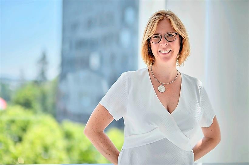 „Früher waren es die Fürstenhäuser, die Könige, die Kirche, welche die Komponisten, Orchester, Musiker und ihre Auftragswerke finanziert haben. Heute sind es zum großen Teil Banken oder Firmen, die diese Aufgabe im Laufe der Jahrhunderte übernommen haben“, erklärt Marie Caillet im Interview
