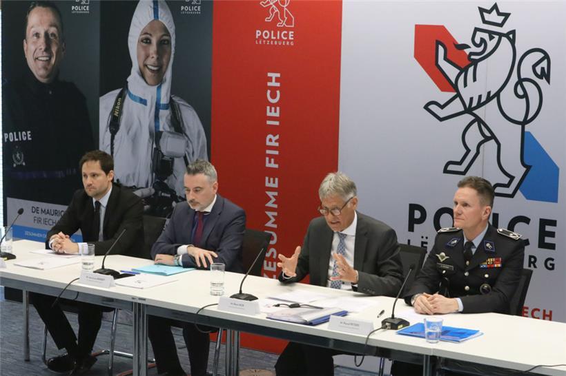Führten durch das Zahlenmaterial: Chefermittler Marc Wagner, Chefermittler Jean-Louis Bordet, Minister Henri Kox und Polizeidirektor Pascal Peters

