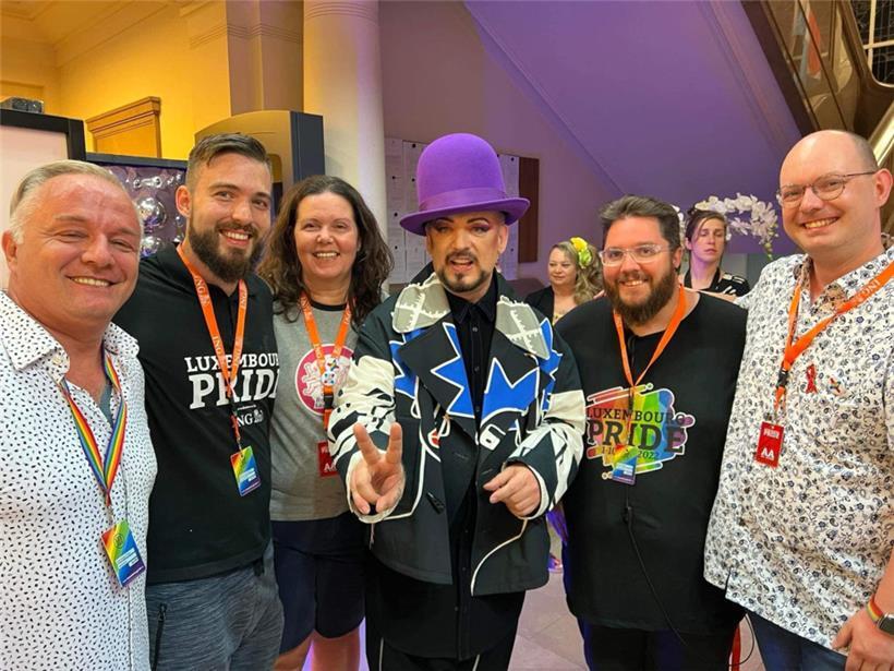 Für Dominique Vitali (l.) ein absoluter Höhepunkt: der Auftritt von Boy George (M.) bei der diesjährigen Luxembourg Pride in Esch

