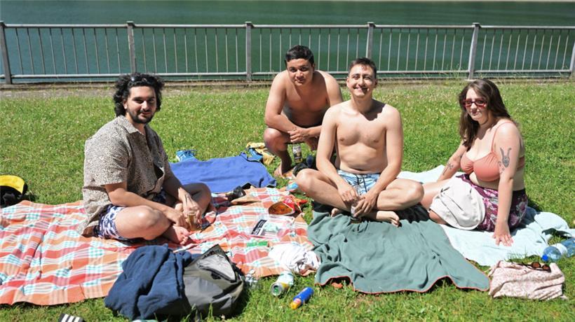 Für Dorian, Rafael, Umut und Justine (v.l.) scheint das Wasser in Ordnung zu sein
