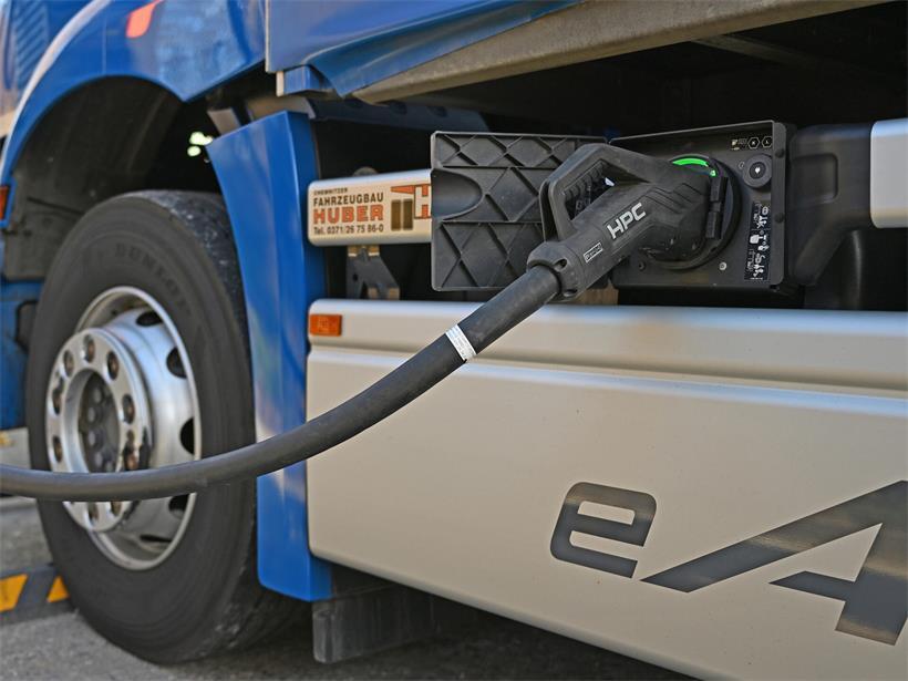 Für Elektro-Lkws und andere große Fahrzeuge soll es künftig mehr öffentlich zugängliche Ladestationen in Luxemburg geben