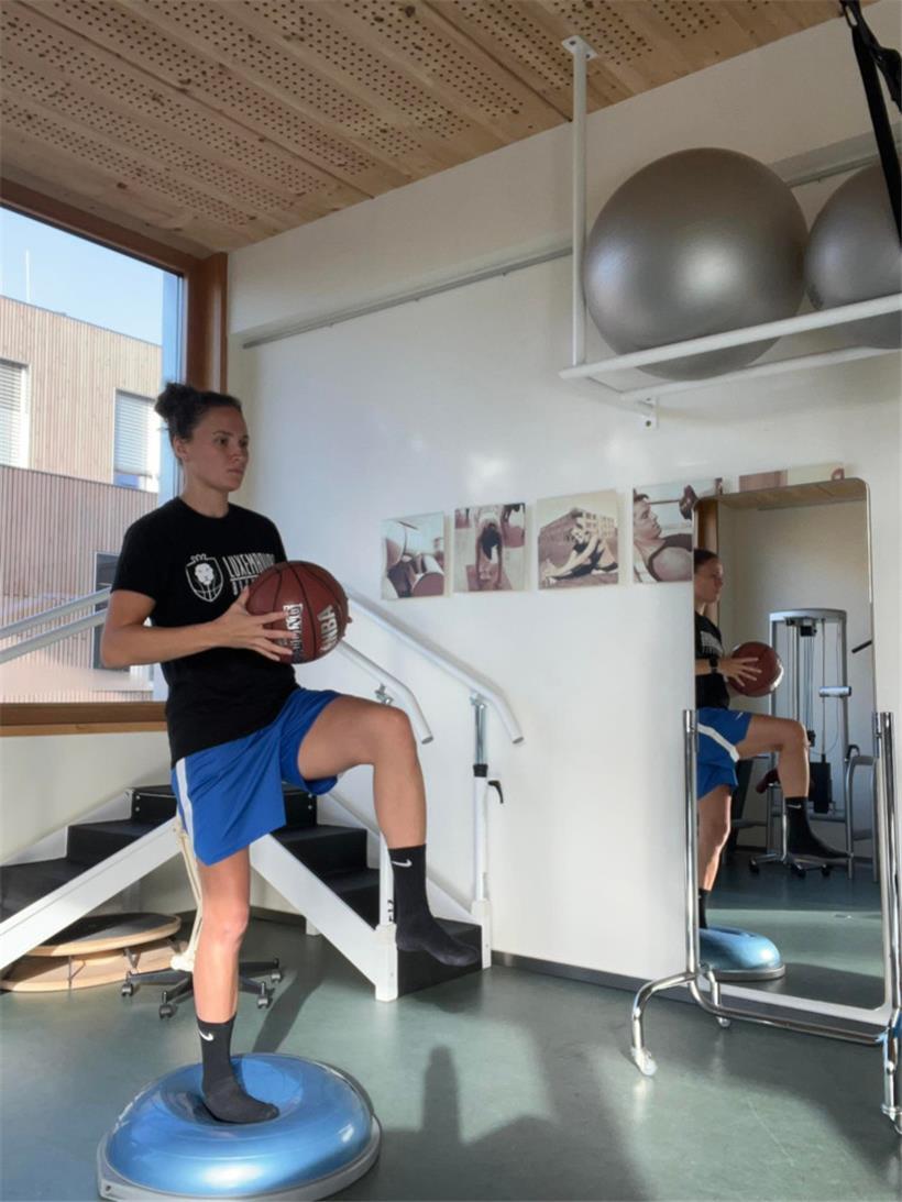 Für Magaly Meynadier stehen derzeit viele Stunden beim Physiotherapeuten um im LIHPS auf dem Programm
