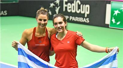 Für Mandy Minella (l.) und Eléonora Molinaro war der Aufstieg vor heimischer Kulisse die schönste Erinnerung  
