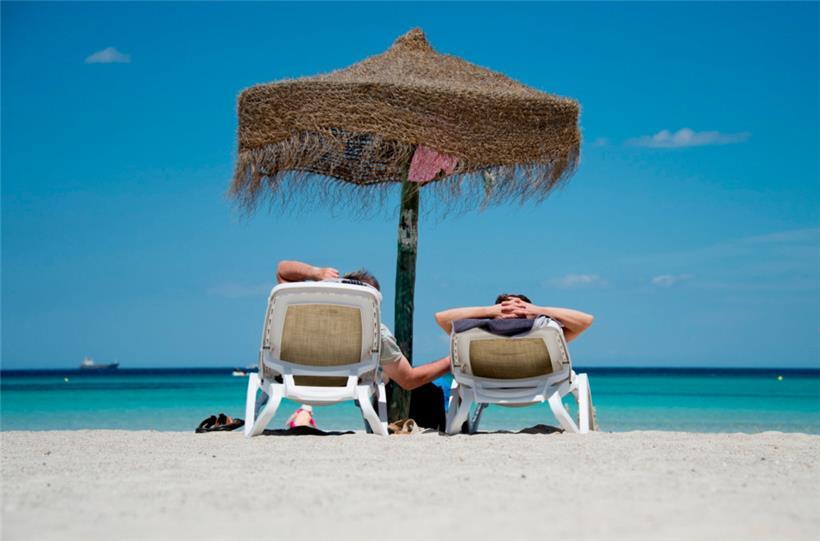 Für Nichtgeimpfte, die es zu wild treiben, könnte es beim Rückflug eine böse Überraschung geben – die meisten Fluggesellschaften fordern beim Einchecken weiterhin einen 3G-Nachweis
