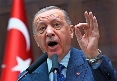  Für Recep Tayyip Erdogan ist das Erdbeben wenige Monate vor den Präsidentschaftswahlen eine zusätzliche Herausforderung
