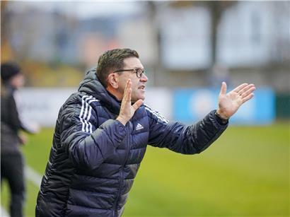 Sébastien Grandjean spricht über Stürmermangel als großes Problem beim Racing Fußballteam