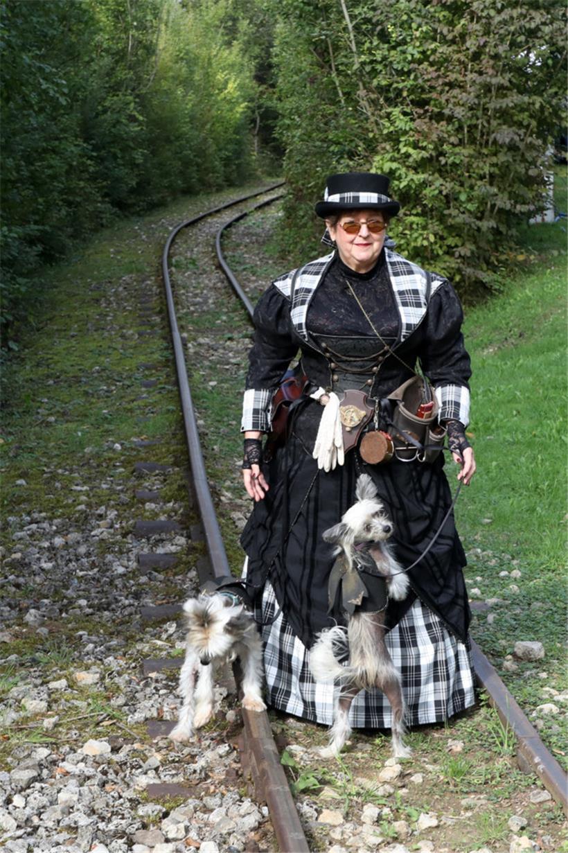 Für Steampunk-Aficionados ist das Event im Fond-de-Gras ein absolutes Muss – und auch für ihre vierbeinigen Begleiter
