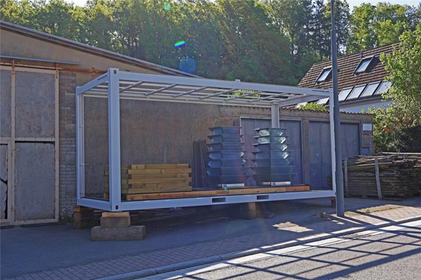 Für die LUGA hat das Trio des Fësch-Haff eine spezielle Aquaponik-Anlage entworfen, bei der dir Besucher genau sehen, wie aus Fischfutter Kräuter und Erdbeeren werden
