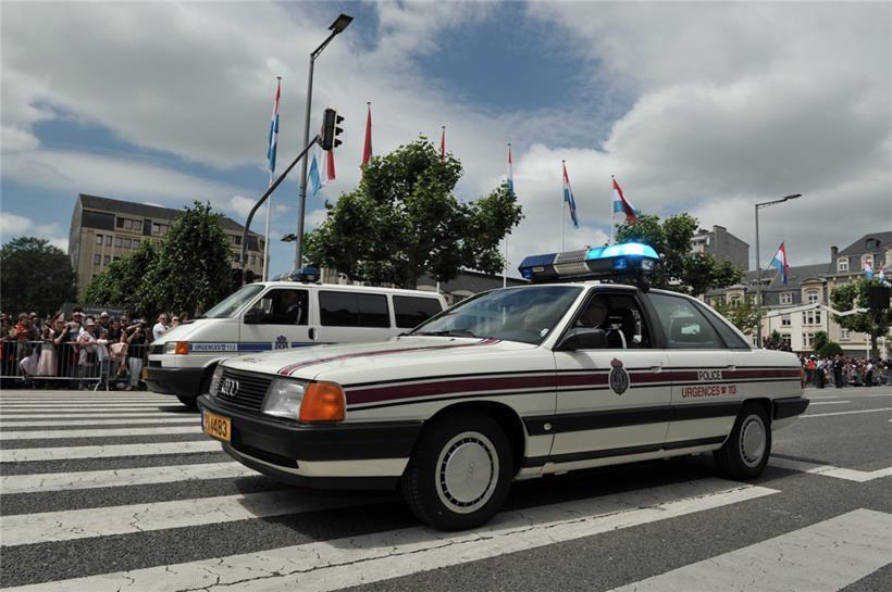 Für die neue „kommunale“ Polizei könnte man doch gleich wieder das alte Fahrmaterial der Gendarmerie ausgraben
