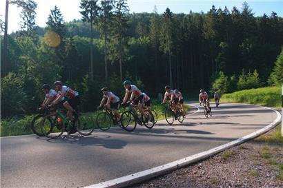 Für die traditionelle Spendenaktion führt es die Luxemburger Studierenden in Karlsruhe auf ihren Rädern durch drei Länder: Deutschland, Frankreich und Luxemburg
