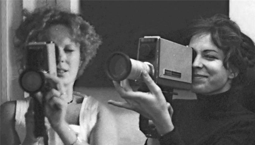 Für die überwiegend männlich gekennzeichnete Cineastik war Seyrig (links) vor allem die intellektuelle Diva in Filmen von Truffaut, Resnais und Buñuel
