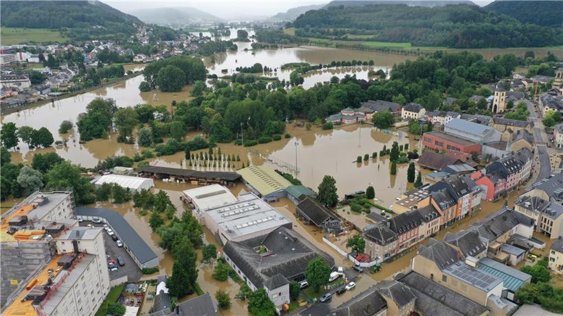Für manchen Betrieb, der von den Fluten getroffen wurde (hier ein Bild von Mersch), gilt immer noch „Land unter“
