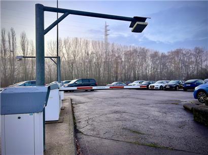 Für um die 300 CHEM-Mitarbeitende ist der kostengünstige Parkplatz am Bd Aloyse Meyer unverzichtbar
