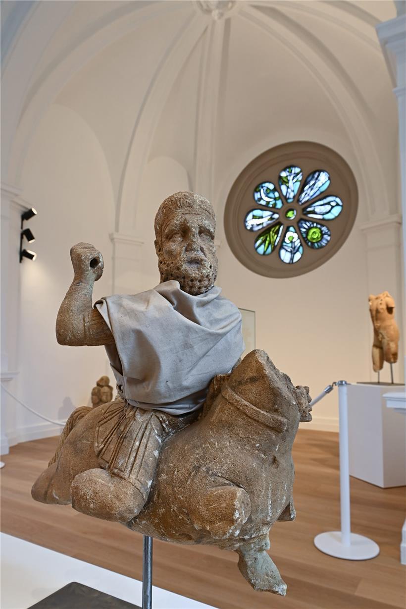  Gallo-römische Statue, die in Audun-le-Tiche gefunden wurde
