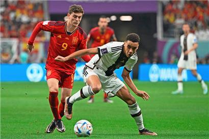 Gavi (l.) und Jamal Musiala: zwei Talente im Spanien-Deutschland-Spiel unter sich
