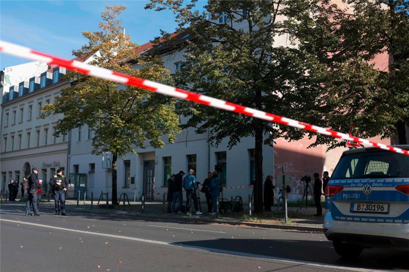 Gebäude der jüdischen Gemeinde mit Synagoge in Berlin, auf das Brandsätze geworfen wurden

