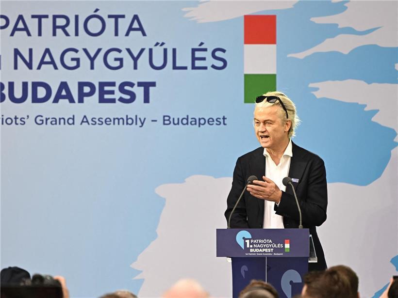 Geert Wilders, PVV-Chef, spricht bei erster großer Versammlung der Patrioten für Europa in Budapest vor Publikum