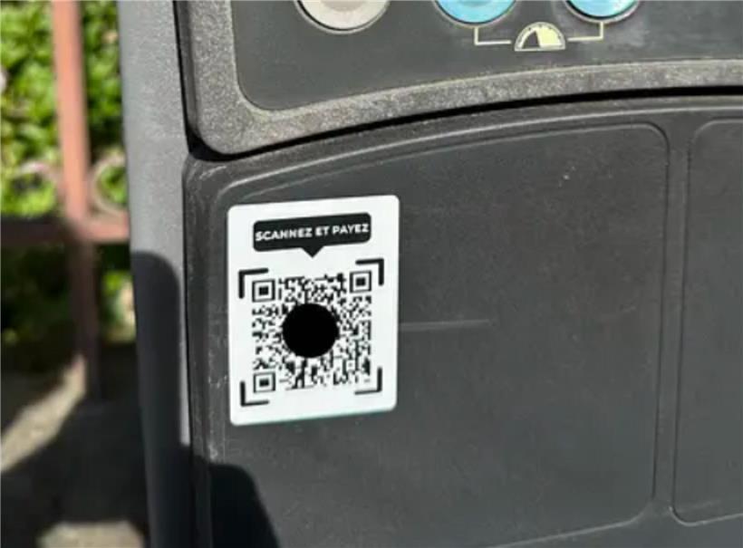Gefälschte QR-Codes an Parkautomaten zur Betrugsmasche bei Parkgebühren erkennen und vermeiden