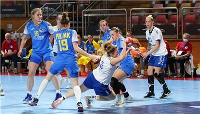 Gegen die physisch überlegenen Ukrainerinnen hatten Luxemburgs Handballerinnen einen schweren Stand
