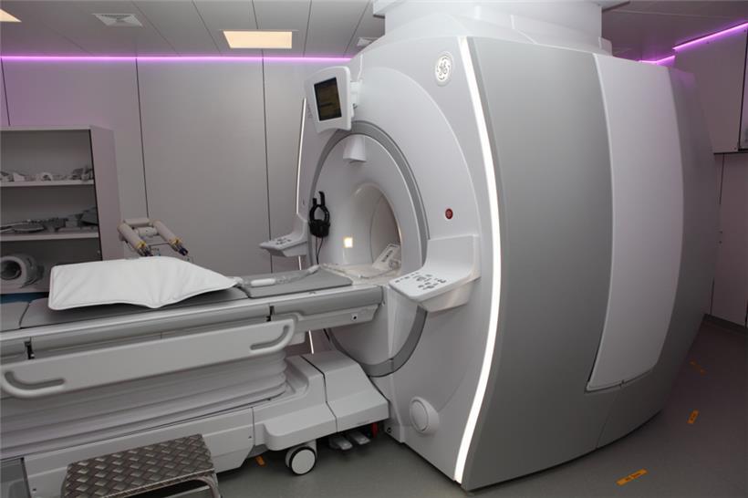 Gehört eine MRT-Maschine nur ins Krankenhaus (wie hier im CHEM) oder auch in die Arztpraxis? 
