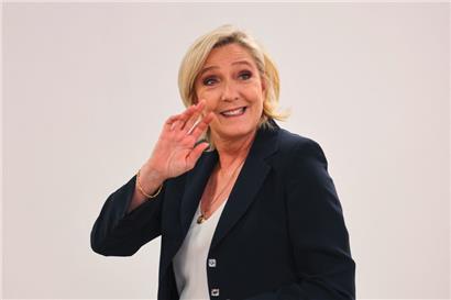 Geht Marine Le Pens RN siegreich aus den Wahlen hervor?

