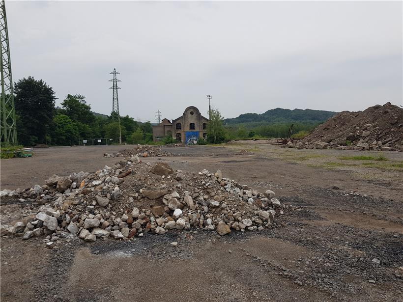 Geht es nach Eschs Bürgermeister Georges Mischo, dann könnte der „Crassier Terres Rouges“ eine provisorische Lösung sein
