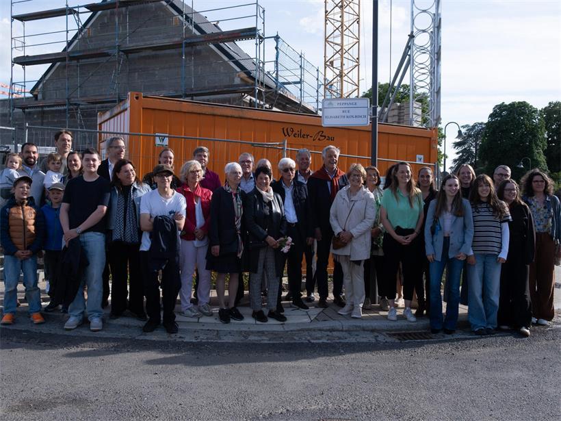 Familie, Weggefährten und Politiker erinnern gemeinsam an das mutige Vermächtnis einer Frau gegen den Strom zu schwimmen