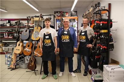 Gemeinsam mit seinen vier Mitarbeitern definiert Geschäftsführer David Girardi den Wert eines jeden Objektes und hilft Interessierten, sich für das richtige Produkt zu entscheiden
