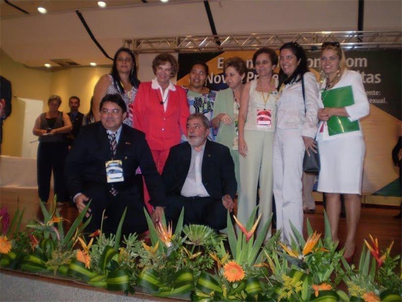 Gemeinsames Foto mit dem Präsidenten (sitzend, Mitte). Debora Rodriques ist die Dame außen rechts.
