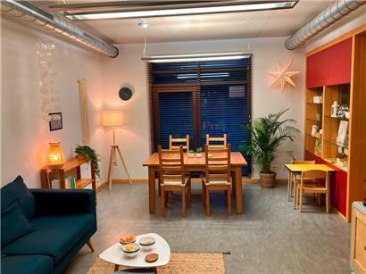 Gemütlich soll der Familientreff sein, damit sich die Besucher wohl fühlen und sich offen austauschen können
