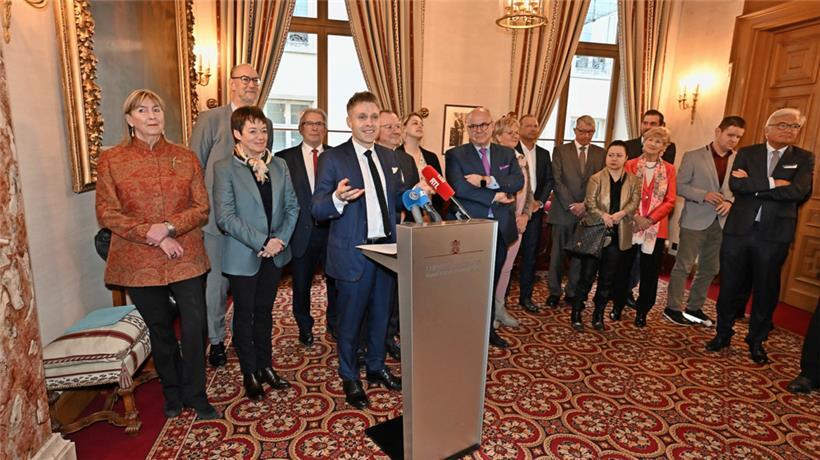 Generalsekretär Laurent Scheeck begrüßt zahlreiche Gäste auf dem Neujahrsempfang der Chamber
