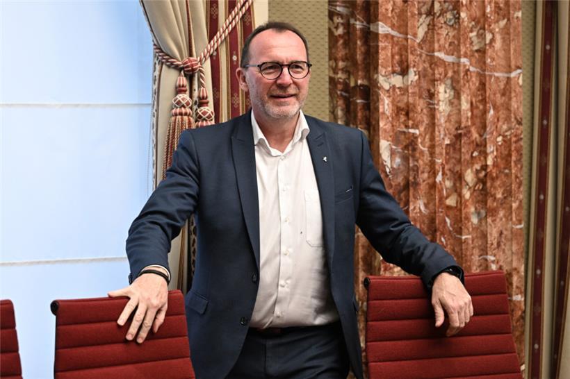 Georges Engel lässt kein gutes Haar an Arbeitsminister Georges Mischo (CSV)
