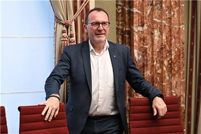 Georges Engel lässt kein gutes Haar an Arbeitsminister Georges Mischo (CSV)
