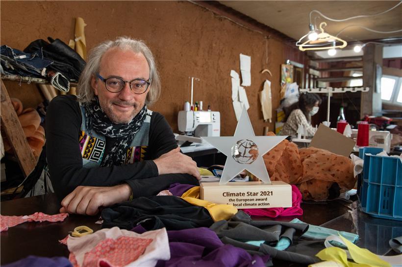 Georges Kieffer, Gründer der Initiative Benu, mit dem „Climate Star Award“ 2021
