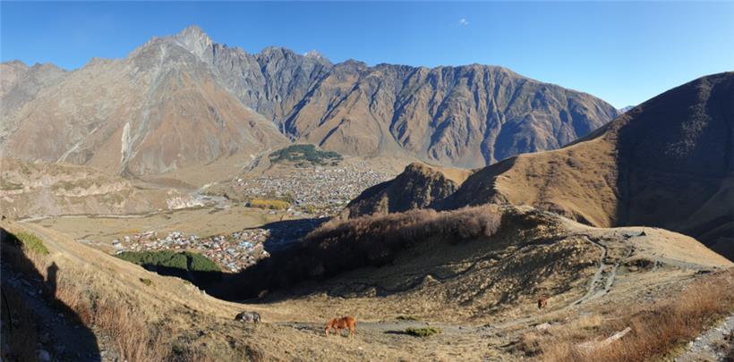 Georgien grenzt im Norden an Russland und die abtrünnigen Regionen Abchasien und...