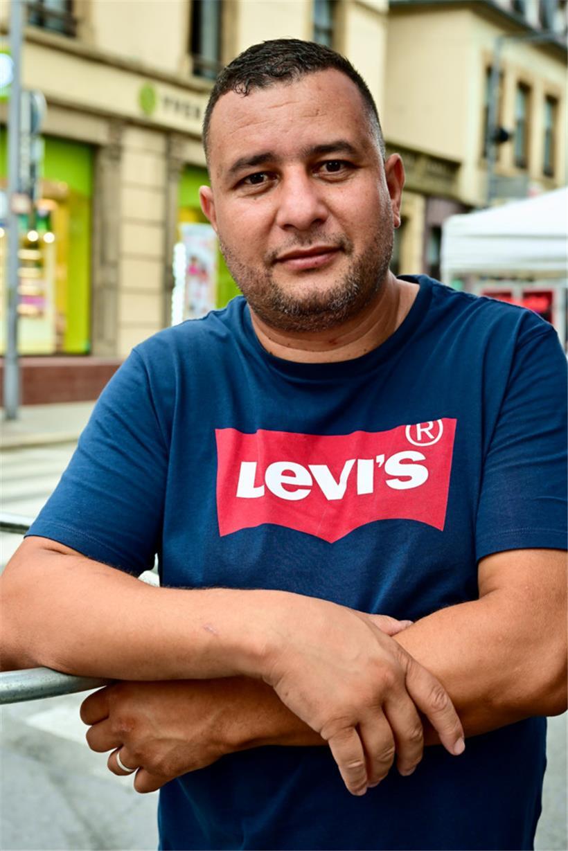 Geschäftsmann Murad ist zufrieden mit seinem Standort im Bahnhofsviertel