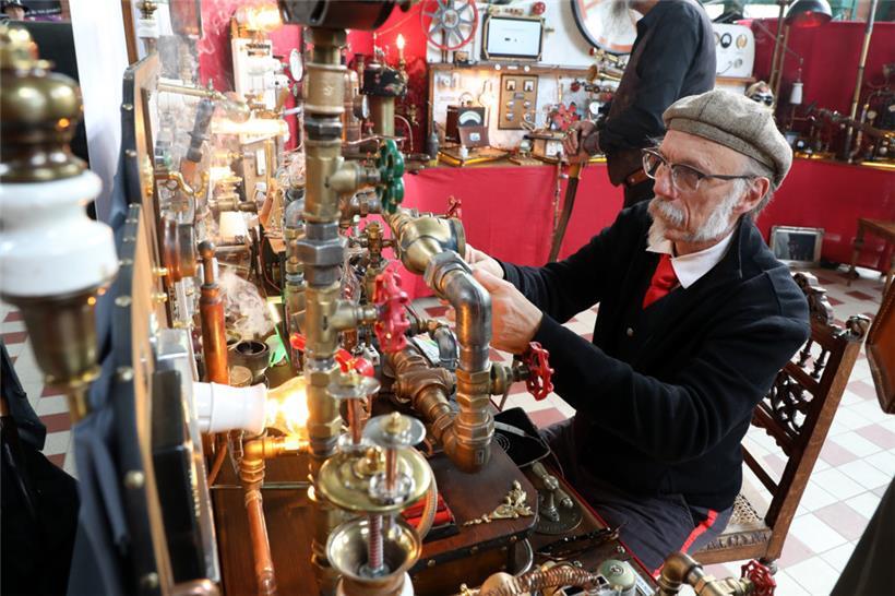 Gestatten: Allan J. Wells, geboren am 4. Dezember 1858, Zeitreisender und Gründer der Luxembourg Steampunk Society
