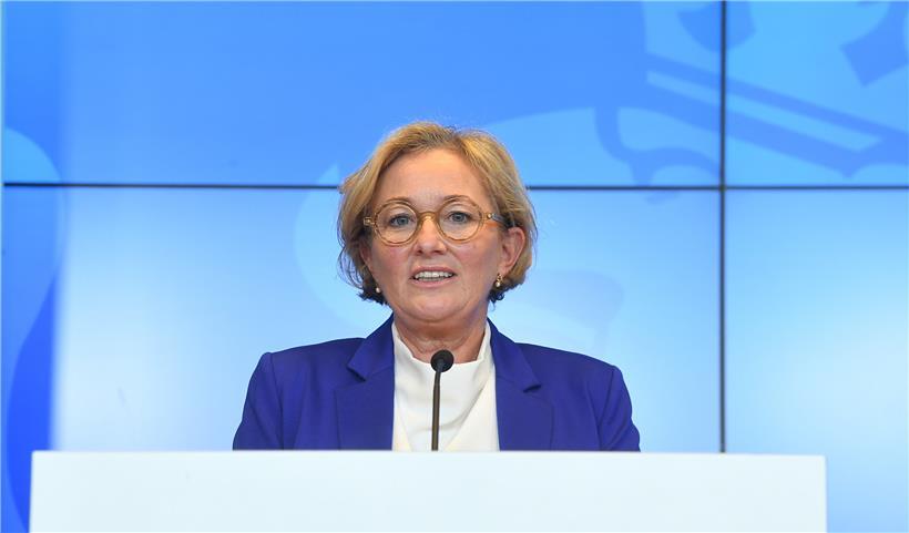 Gesundheitsministerin Paulette Lenert (LSAP) war am Montagmorgen bei RTL zu Gast – und vermied es, sich allzu sehr festzulegen.
